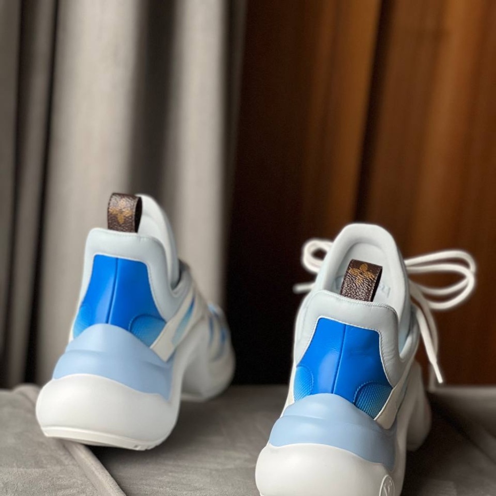 LOUIS VUITTON WOMEN'S ARCHLIGHT SNEAKERS LIGHT BLUE SIZE 36 AUTHENTIC ๐ - Picture 2 of 15